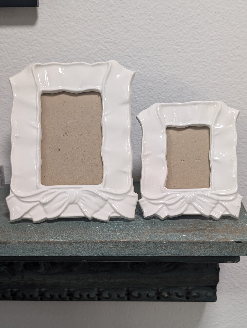 Vtg Pair of White Ceramic Picture Frames w/ Bow and Ruffled Accents 3.5x5 & 2x3